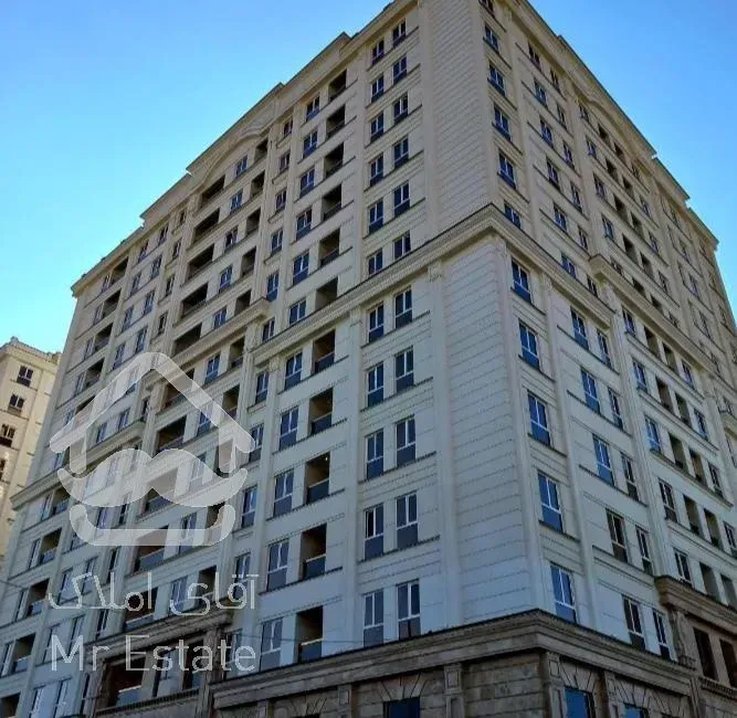 عمارت پاسداران سازه ای قدرتمند و متفاوت