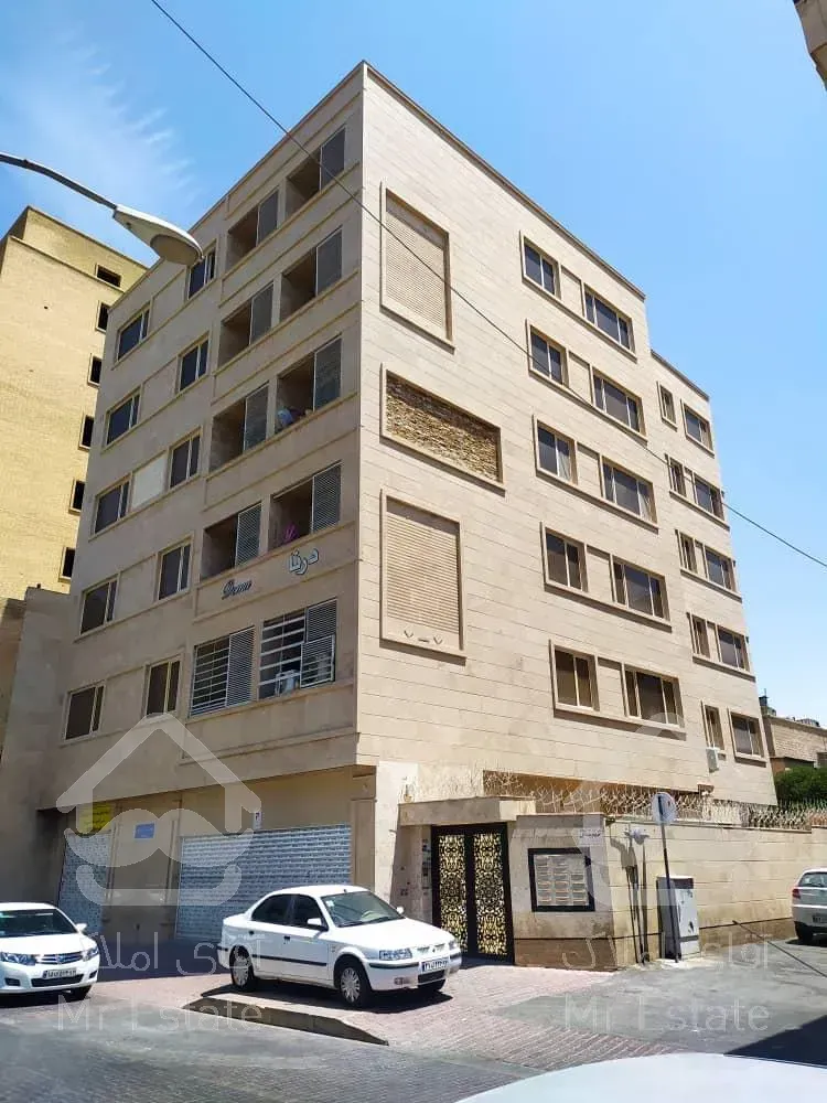 آپارتمان دو خوابه 1400، ستاد