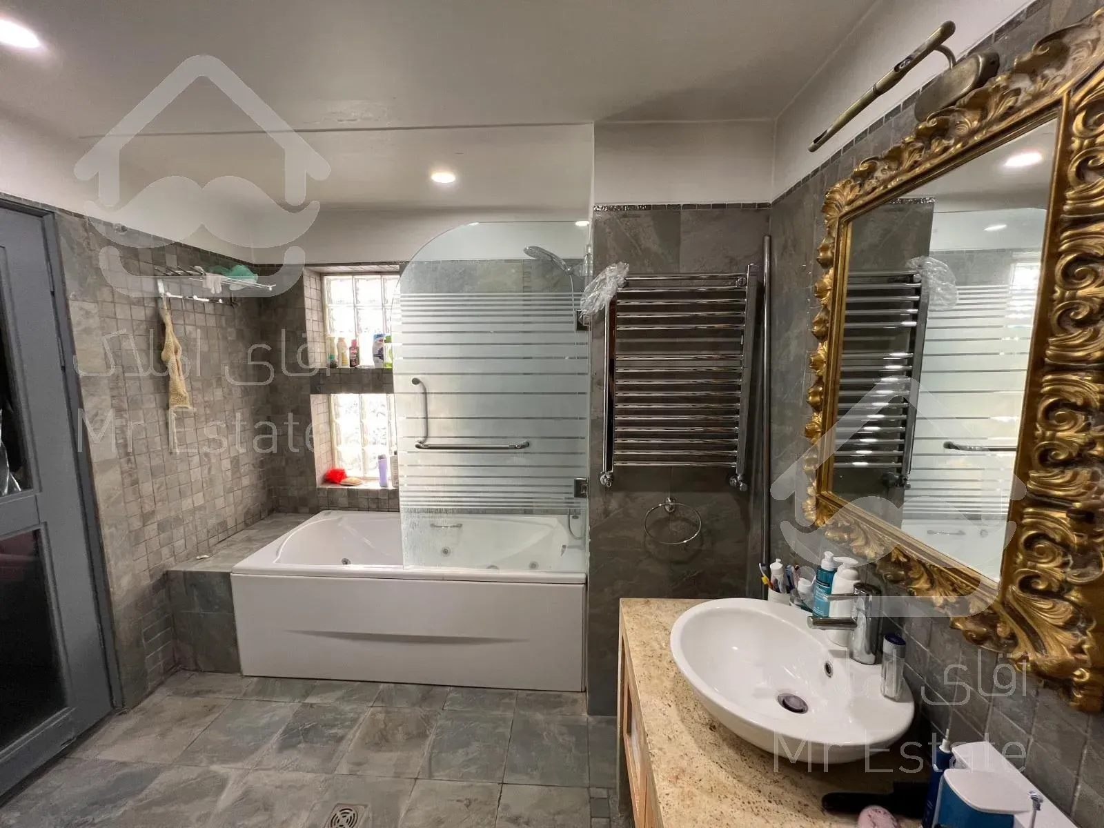 اجاره واحد ۳۲۰ متری برج در فرمانیه