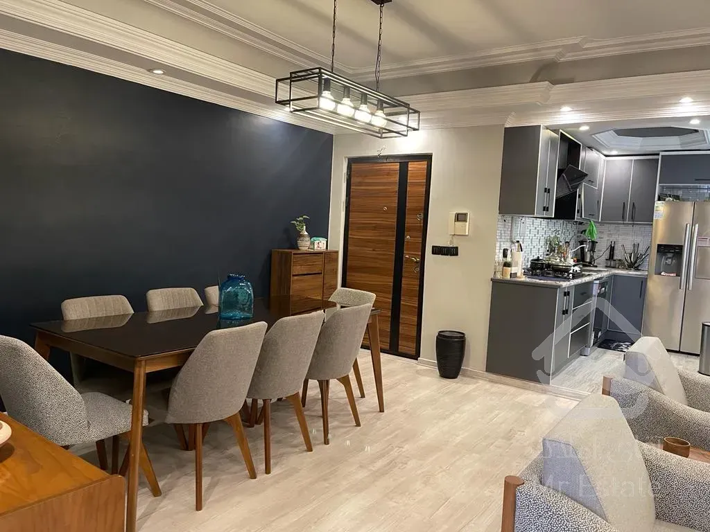 واحد ۹۵متری جنت آباد واحد تخلیه آماده باز دید ۵طبقه تک واحدی واحد سر تا سر از دو طرف نور گیر