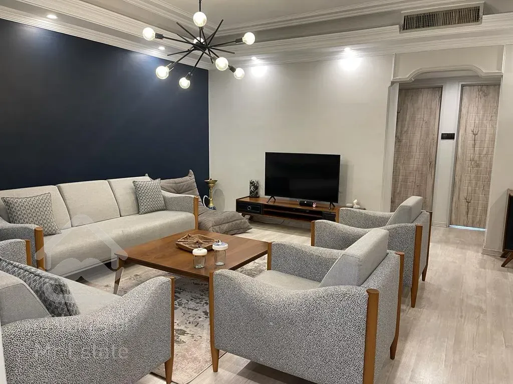 فروش آپارتمان ۱۲۰متر ۲خواب حیاط در اختیار همیلا