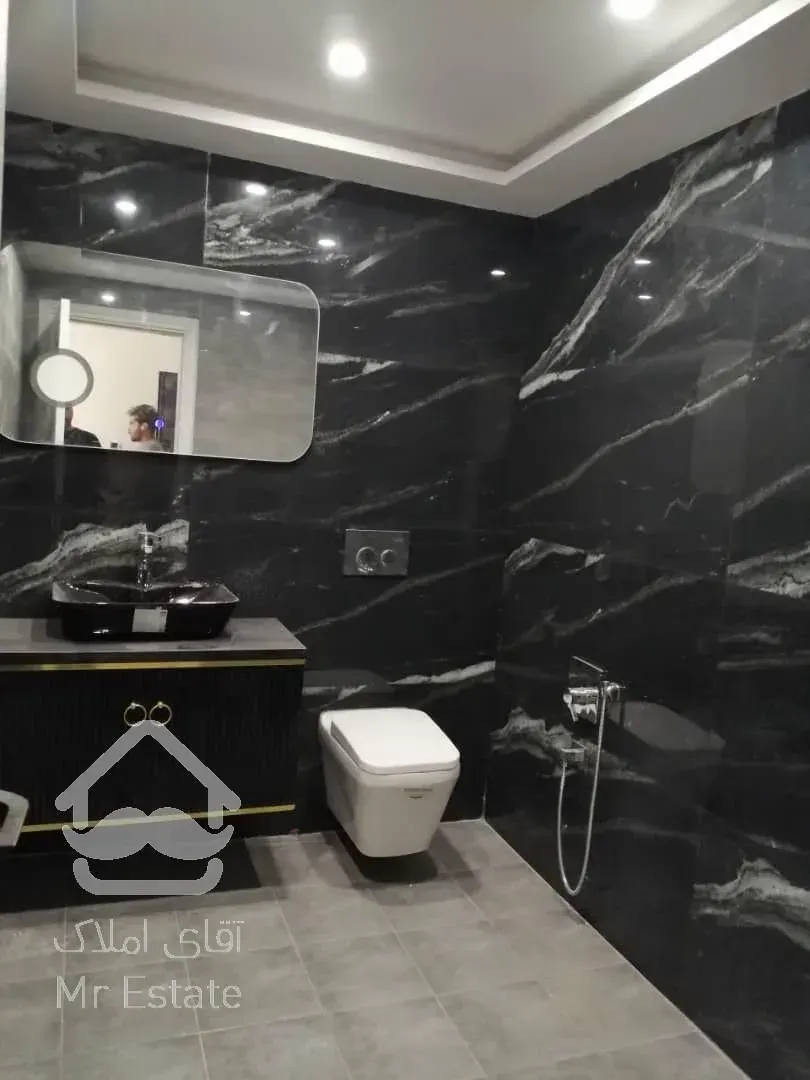 105 متر عمارت رویال پالاس سرمایه گذاری