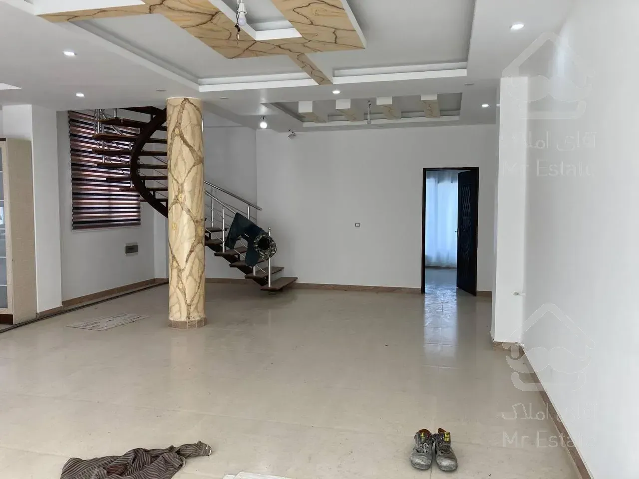 نوشهر / ویلا  زمین/ ۳۳۰ متر زیر بنا۵۷۰