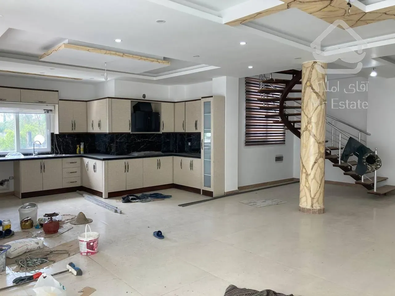 نوشهر / ویلا  زمین/ ۳۳۰ متر زیر بنا۵۷۰