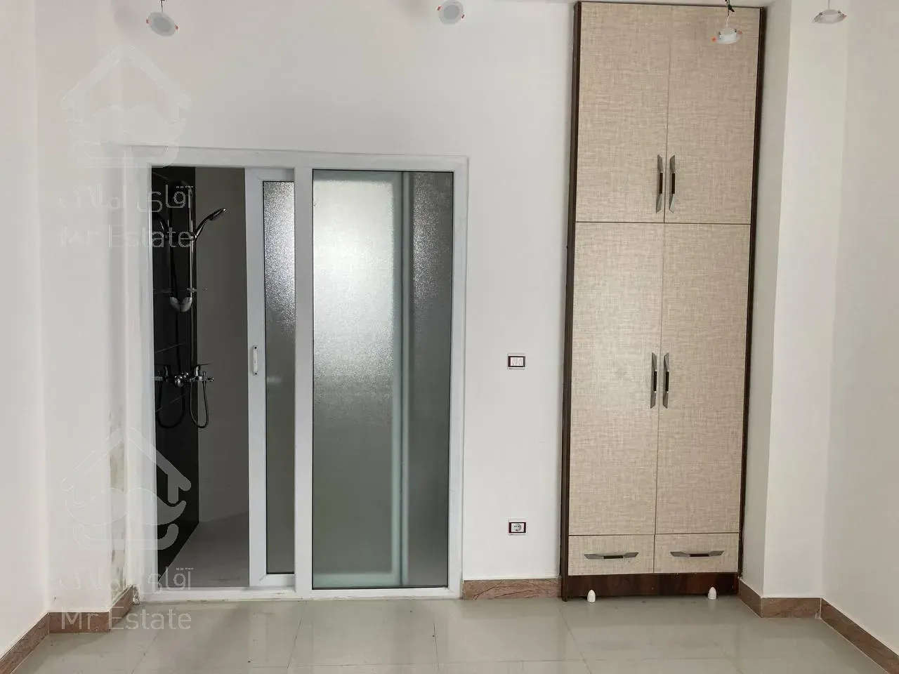 نوشهر / ویلا  زمین/ ۳۳۰ متر زیر بنا۵۷۰