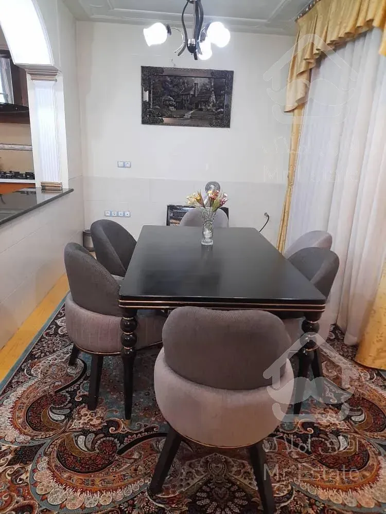 آپارتمان ۱۴۰متری دوخوابه بسیار تمیز