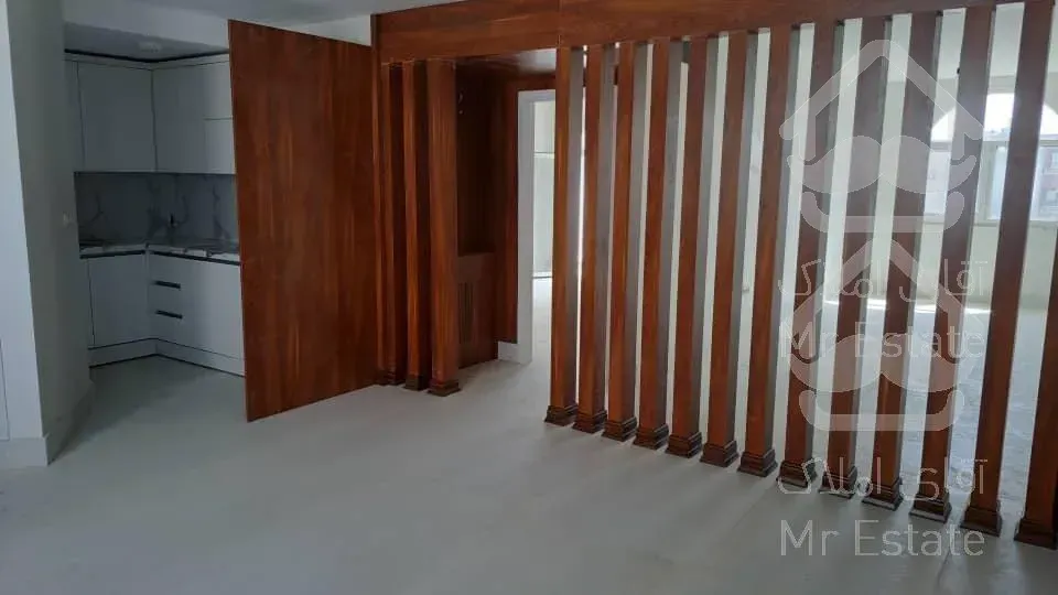 ساختمان اداری ۱۴ واحد در چهار طبقه