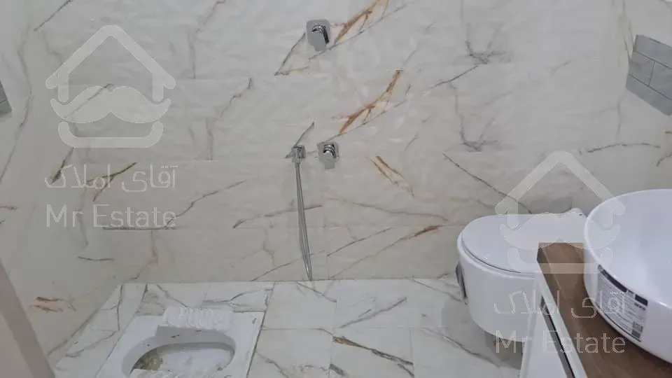 ساختمان اداری ۱۴ واحد در چهار طبقه