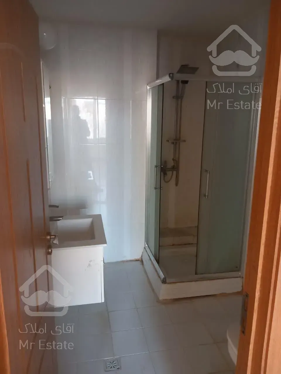 واحد 130 متری/لوکیشن عالی