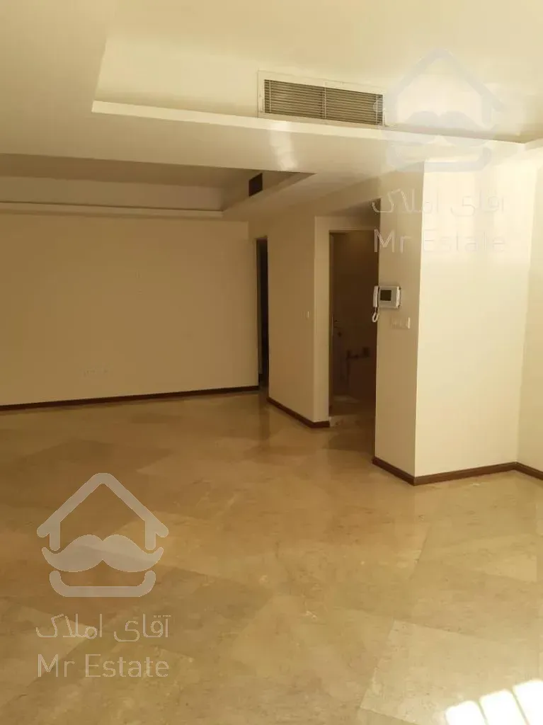 125متر سه خواب، ظفر