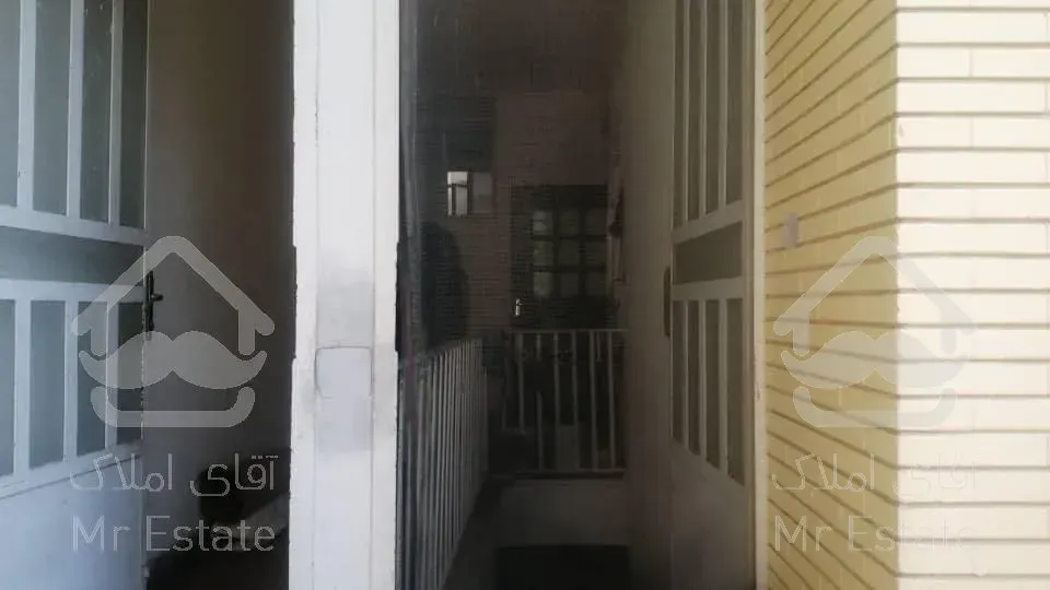 225 متر ویلایی درب به حیاط