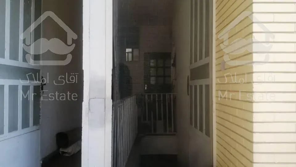 225 متر ویلایی درب به حیاط