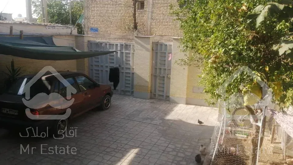 225 متر ویلایی درب به حیاط