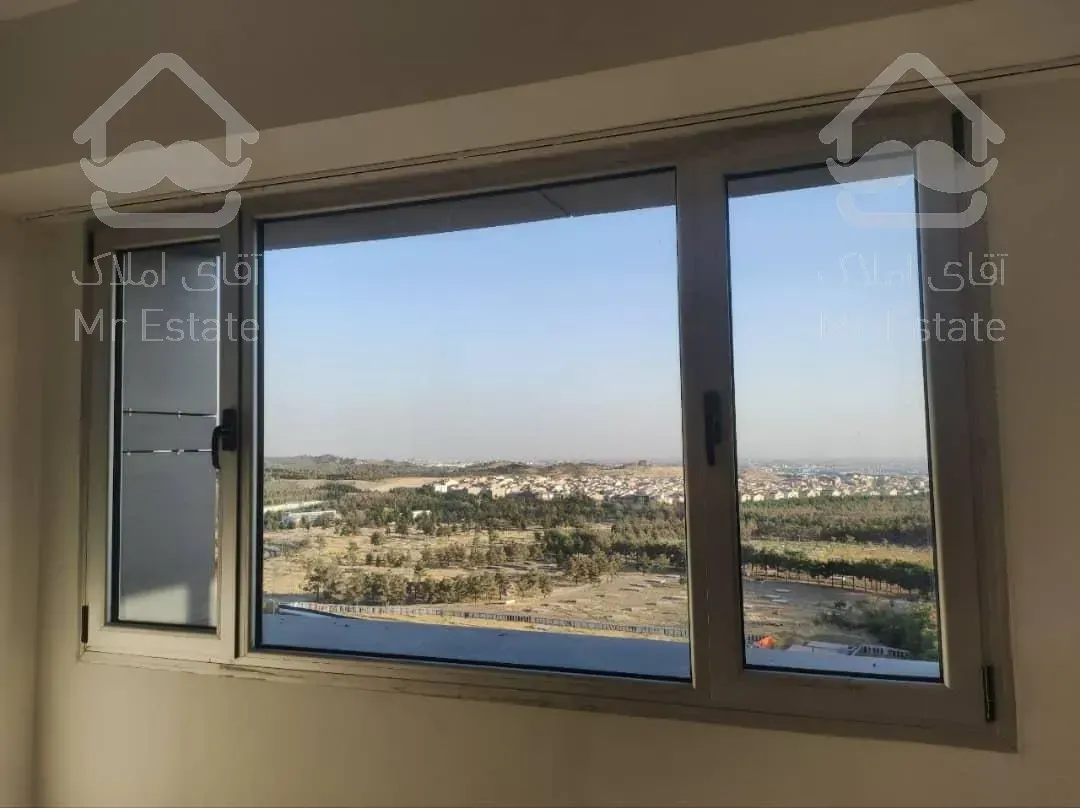 اجاره آپارتمان ۲ خواب خوش نقشه دیزاین شده غرق نور دارای چشم انداز ابدی برجهای ارکیده دریاچه چیتگر