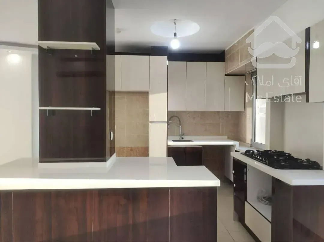 اجاره آپارتمان ۲ خواب خوش نقشه دیزاین شده غرق نور دارای چشم انداز ابدی برجهای ارکیده دریاچه چیتگر