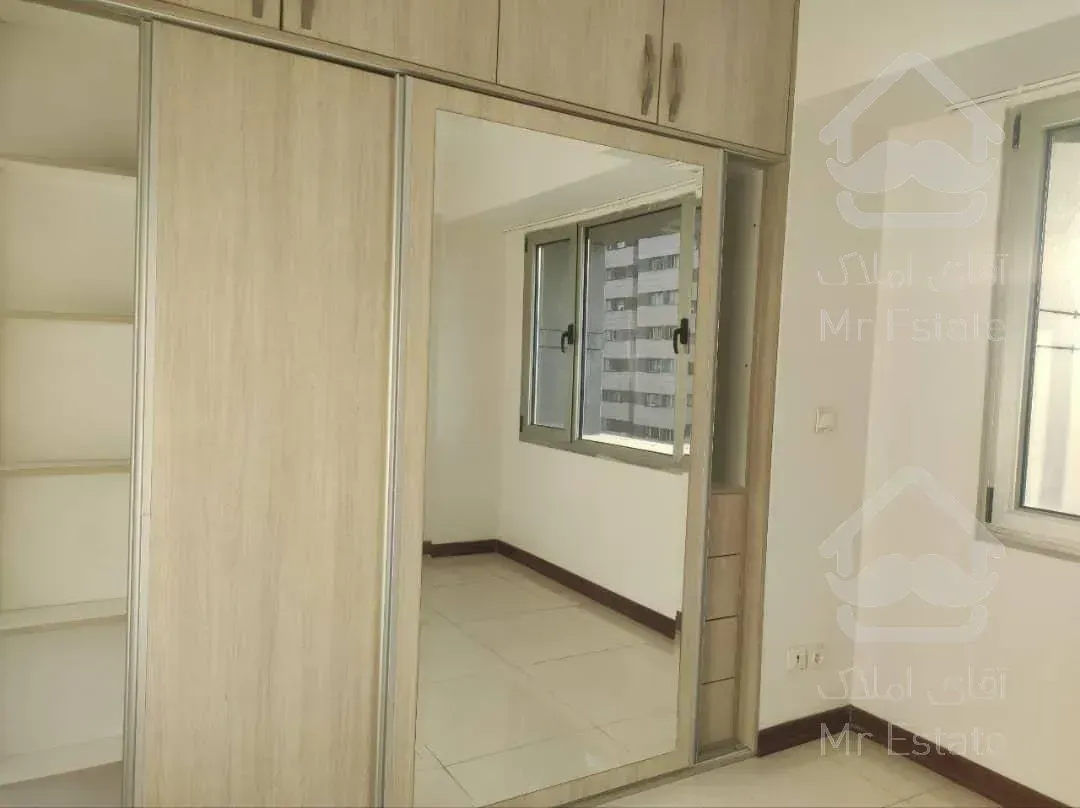 اجاره آپارتمان ۲ خواب خوش نقشه دیزاین شده غرق نور دارای چشم انداز ابدی برجهای ارکیده دریاچه چیتگر