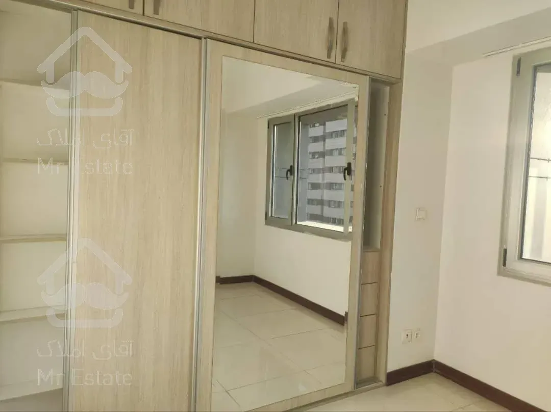 اجاره آپارتمان ۲ خواب خوش نقشه دیزاین شده غرق نور دارای چشم انداز ابدی برجهای ارکیده دریاچه چیتگر