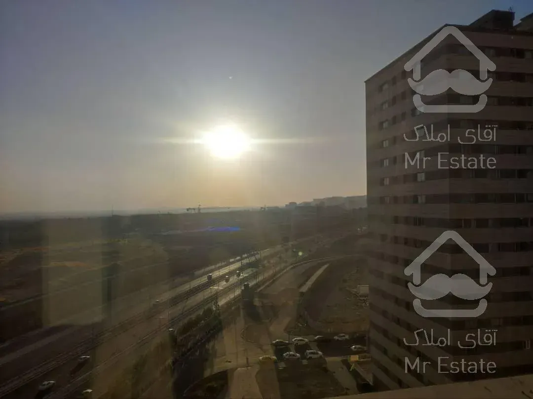 اجاره آپارتمان ۲ خواب خوش نقشه دیزاین شده غرق نور دارای چشم انداز ابدی برجهای ارکیده دریاچه چیتگر