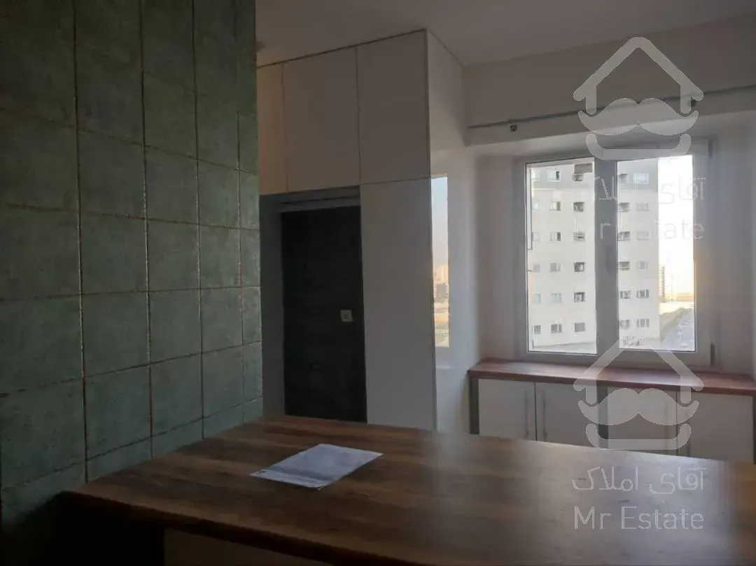 اجاره آپارتمان ۲ خواب خوش نقشه دیزاین شده غرق نور دارای چشم انداز ابدی برجهای ارکیده دریاچه چیتگر