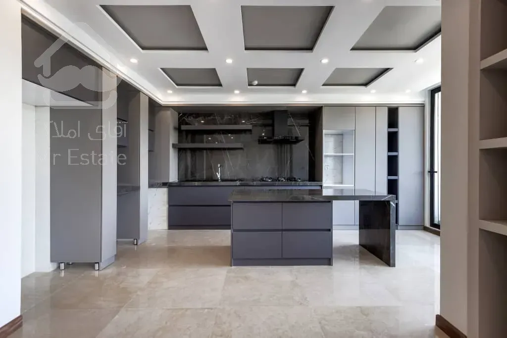 163 متر اختیاریه