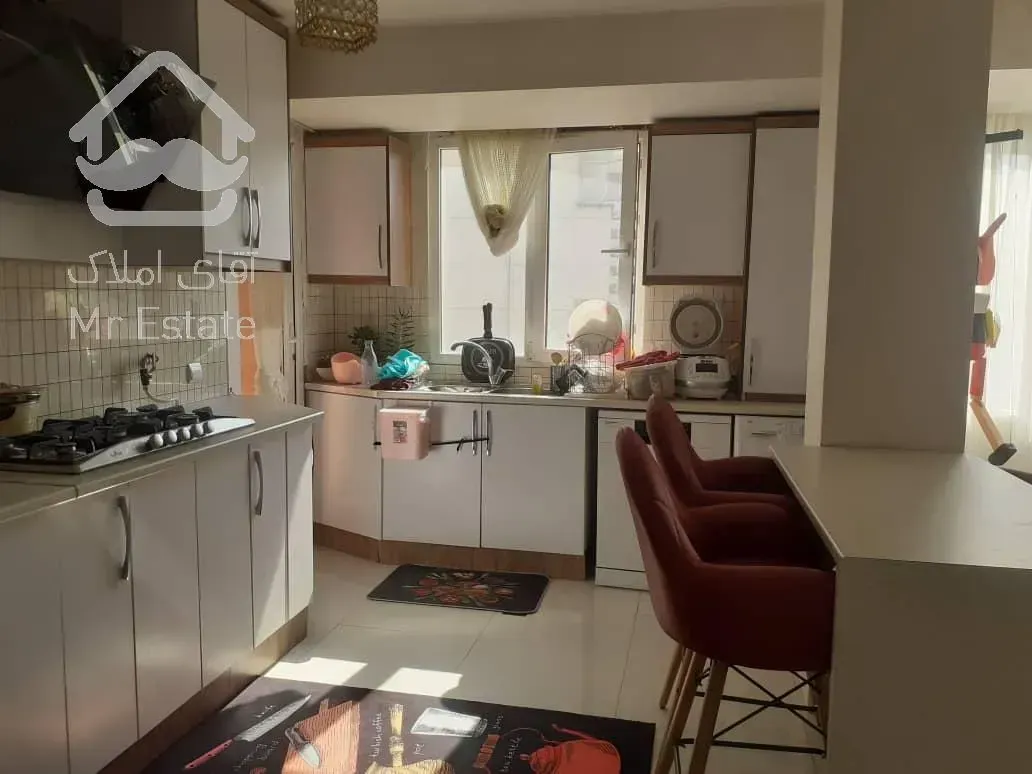 110 متر 2 خواب طبقه بالای برج ( دور دریاچه چیتگر)