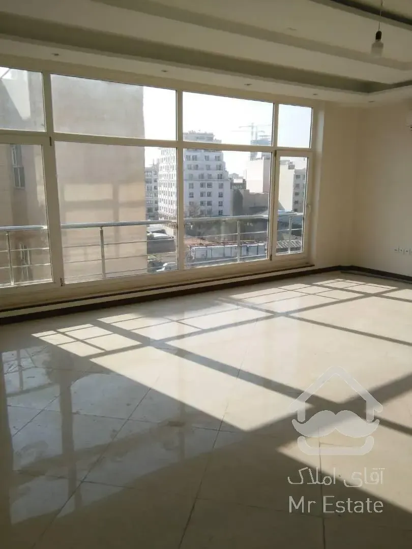 رهن و اجاره واحد سند اداری 200 متری بر اصلی بلوار دریا