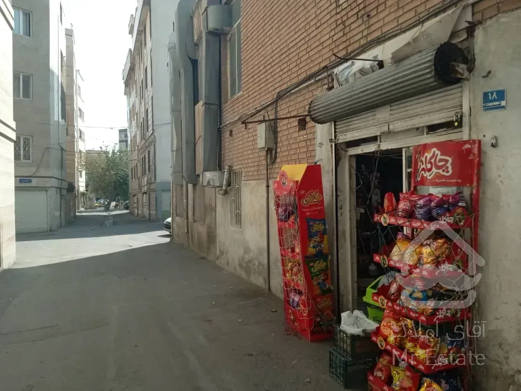 خانه حیاط دار دربست دو طبقه