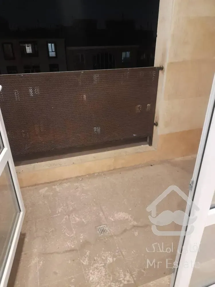 اپارتمان 200 متر نوساز / 2 پارکینگ سندی / تک واحدی / فرساد شرقی