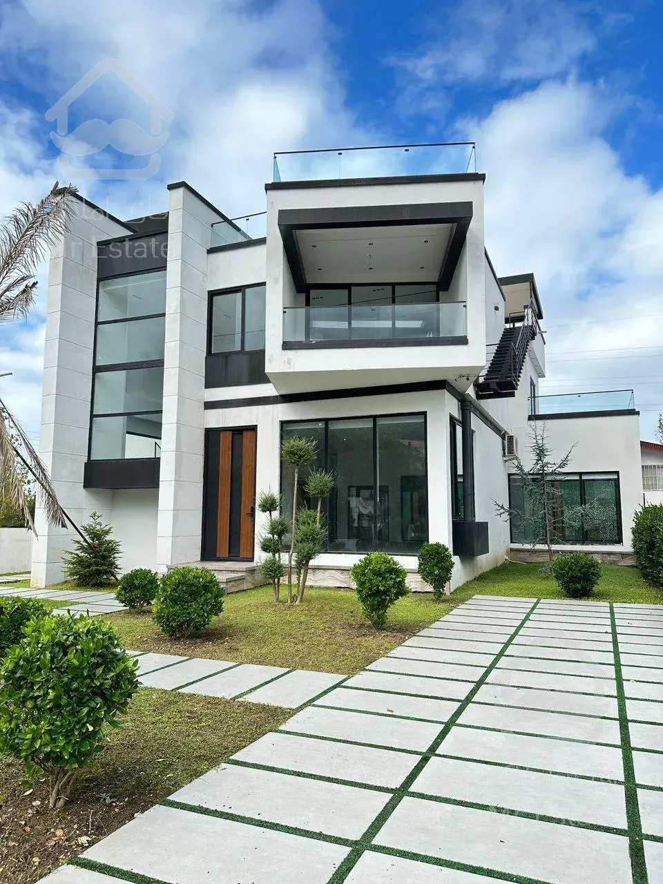 فروش فوری ویلا شمال تریبلکس جنگلی