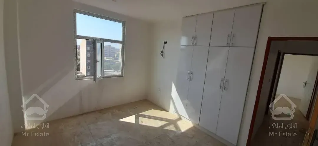 واحد۱۳۰متری کلید اول پادادشهر غربی