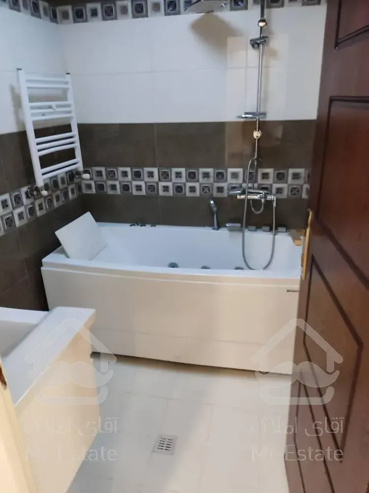 ۲۲۰ متری دو پارکینگ در میرداماد