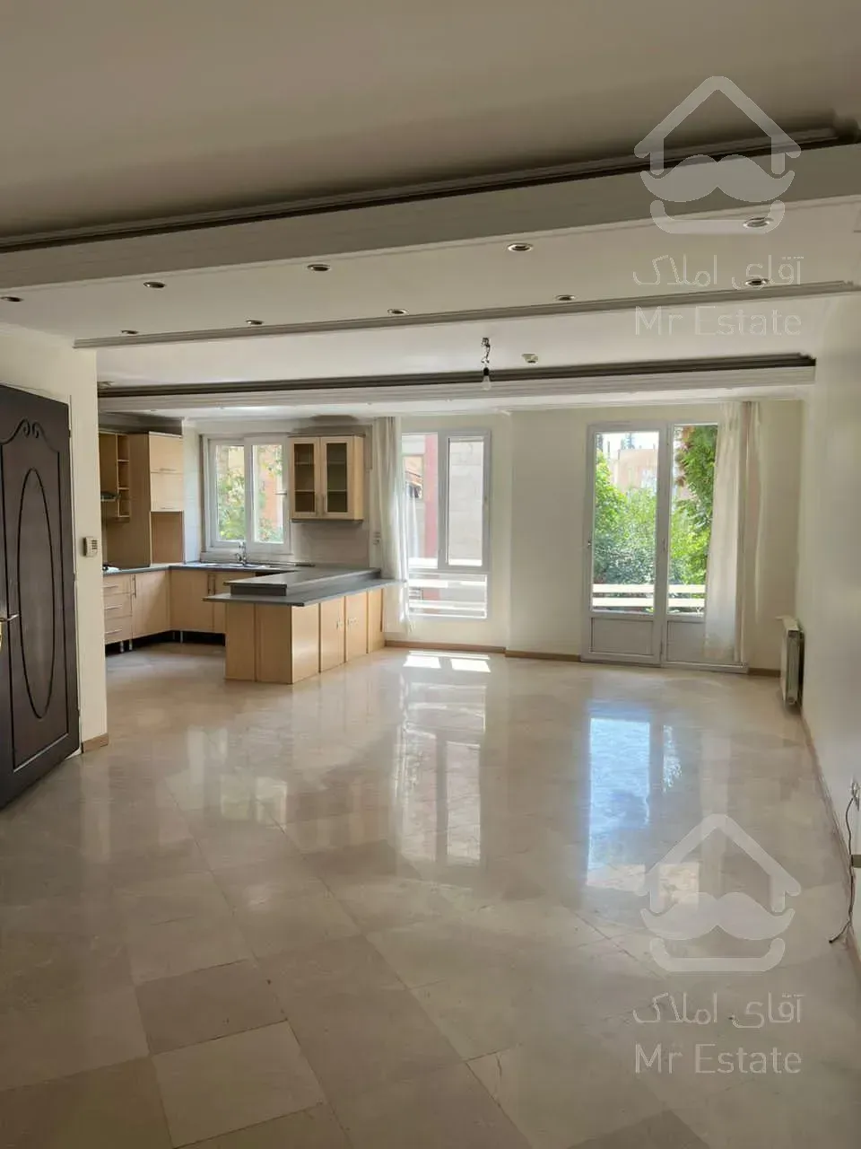 واحد ۱۶۰متری ۳ خواب قلهک یخچال