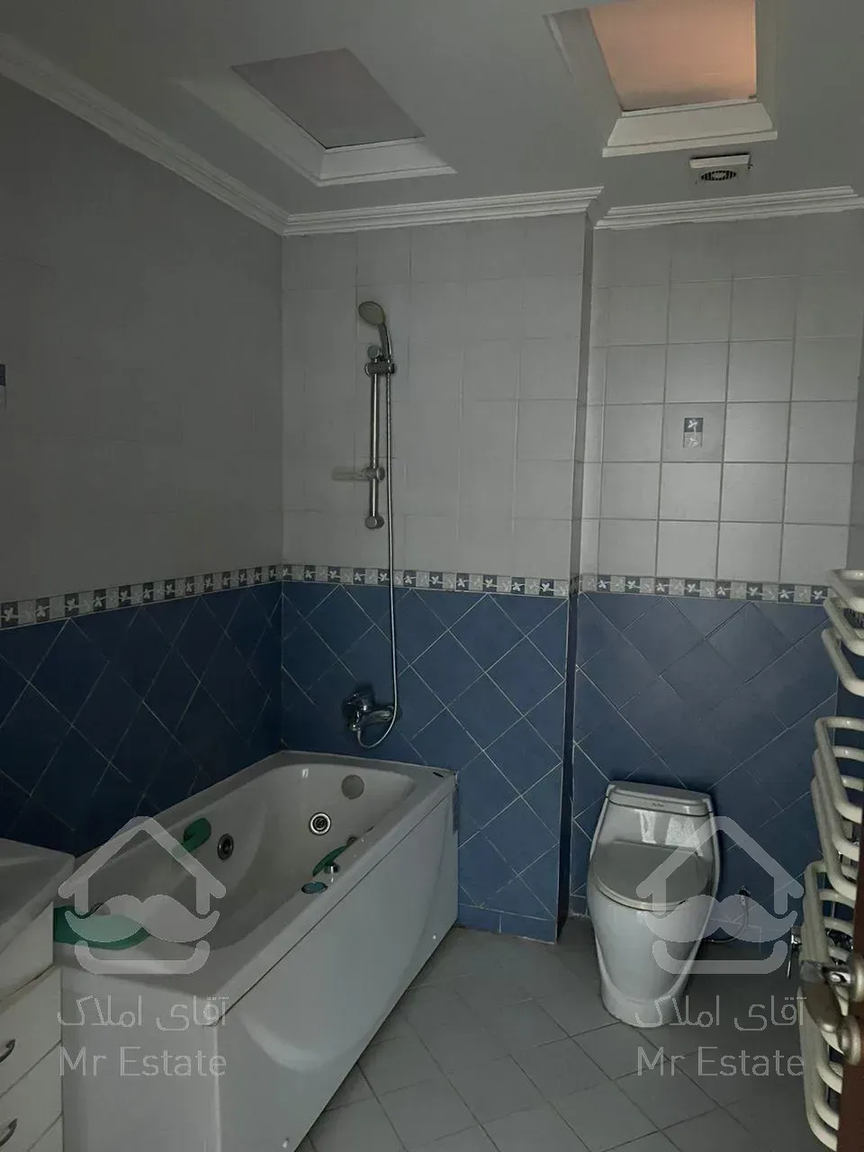 واحد ۱۶۰متری ۳ خواب قلهک یخچال