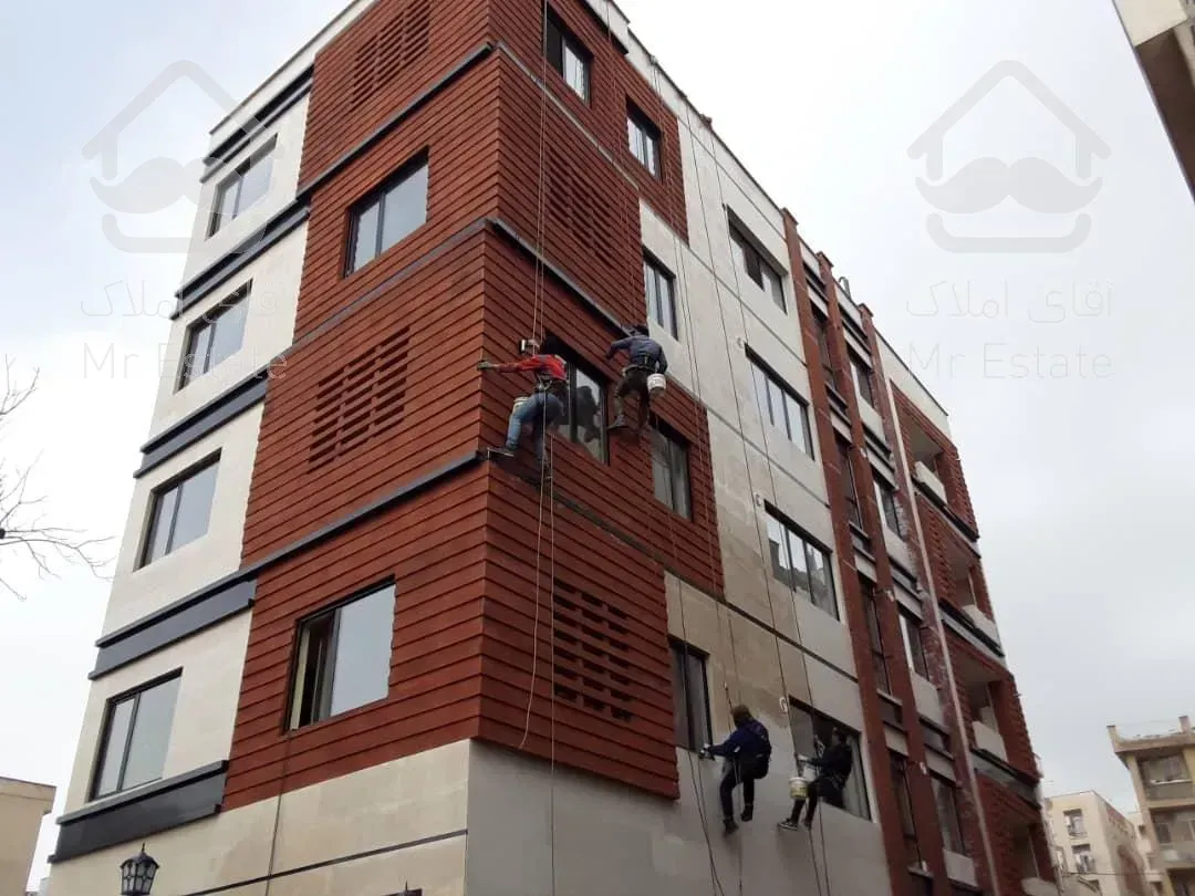 پیچ و رولپلاک نما ساختمان در بریانک