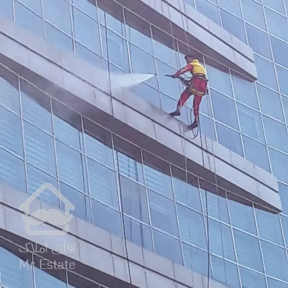 پیچ و رولپلاک نما ساختمان در بریانک