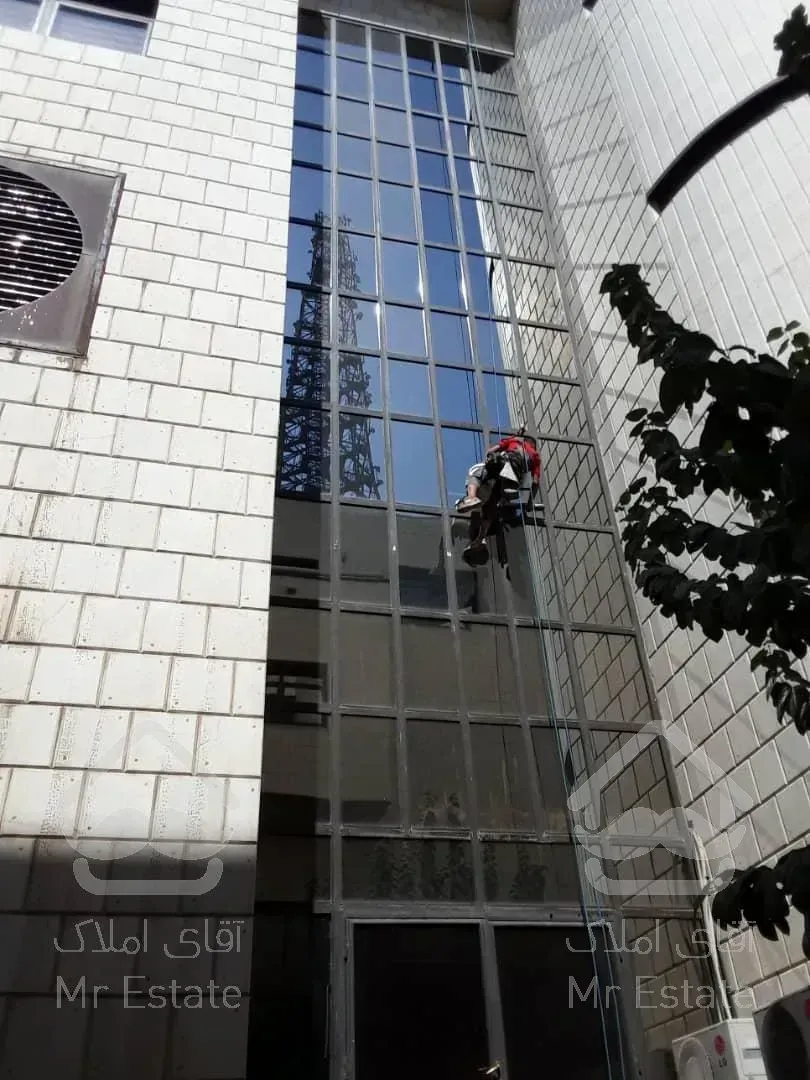 پیچ و رولپلاک نما ساختمان در بریانک