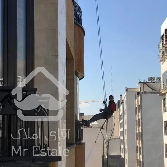 پیچ و رولپلاک نما ساختمان در بریانک