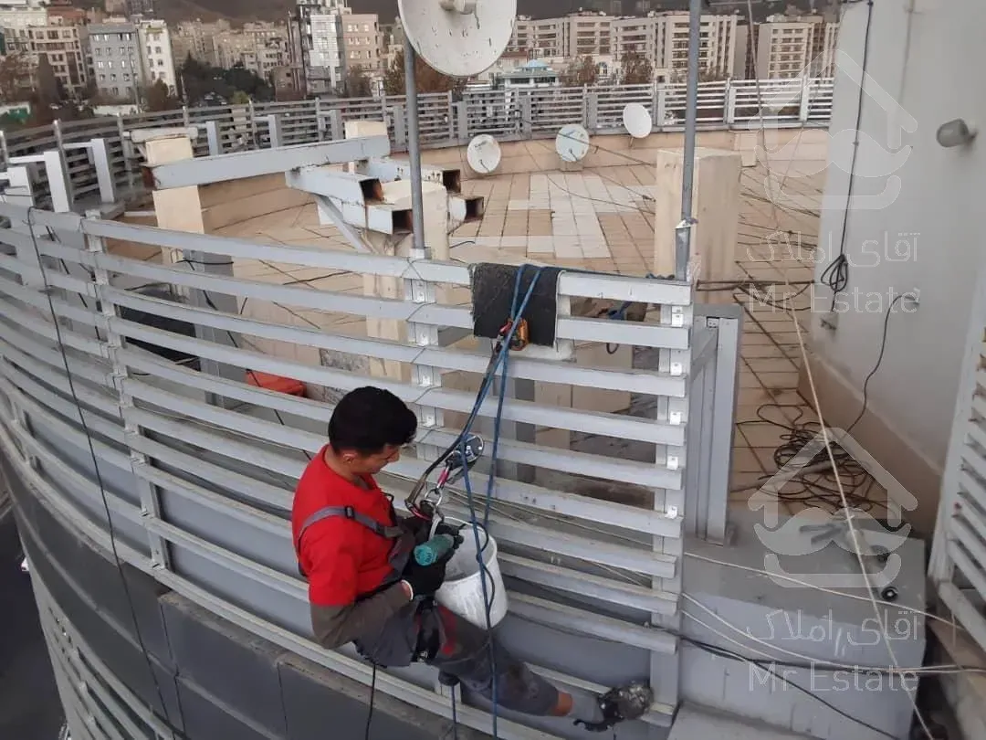 پیچ و رولپلاک نما ساختمان در بریانک