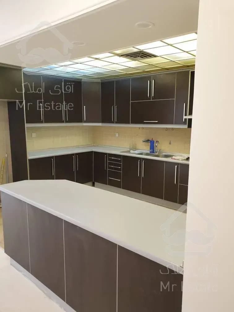 ۱۷۰ متر ( موقعیت اداری ) میدان ونک