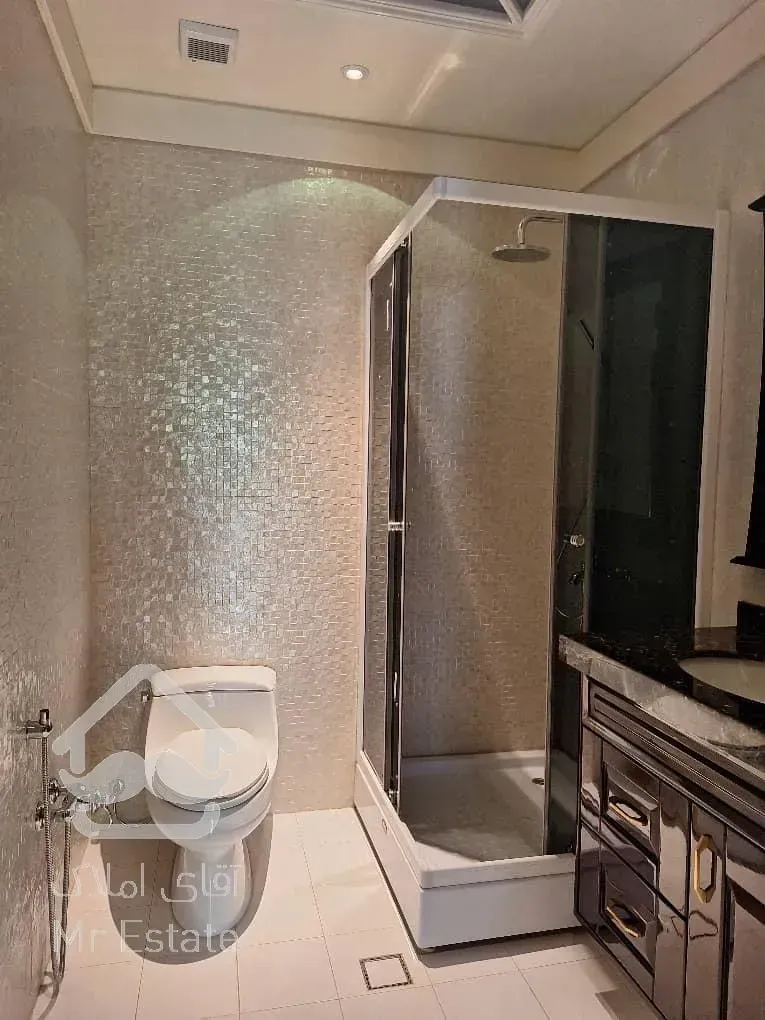 درکه .آپارتمان ۲۴۰متری فول مشاعات با دسترسی