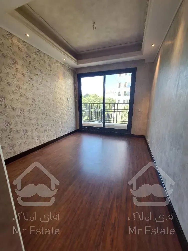 درکه .آپارتمان ۲۴۰متری فول مشاعات با دسترسی