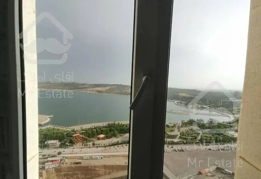 پنت هاوس ۲۴۰ متر ۵ خواب مستر رینگ اول دریاچه ویو بینظیر