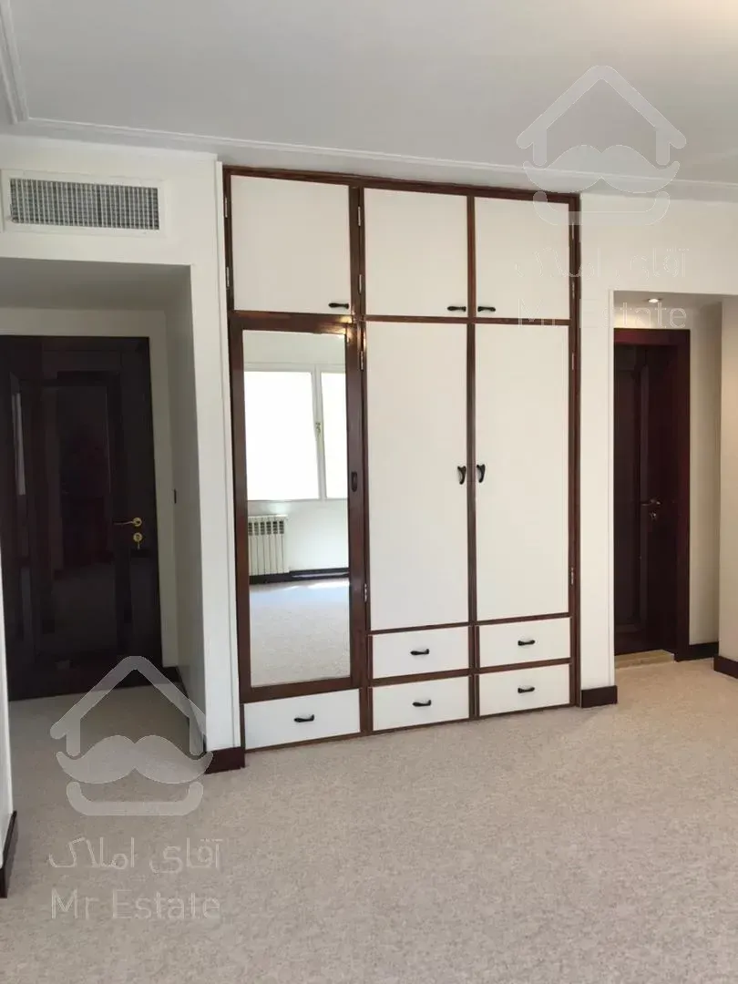 آپارتمان مسکونی ۲۲۰متر ۳خواب فول امکانات