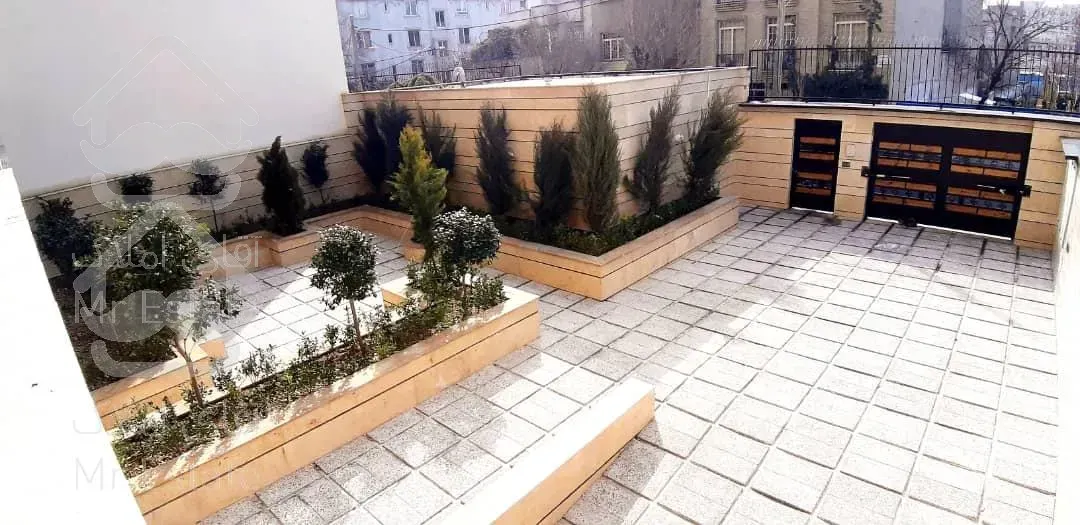 کلنگی بر خ ونک ۱۲۲۰ متر