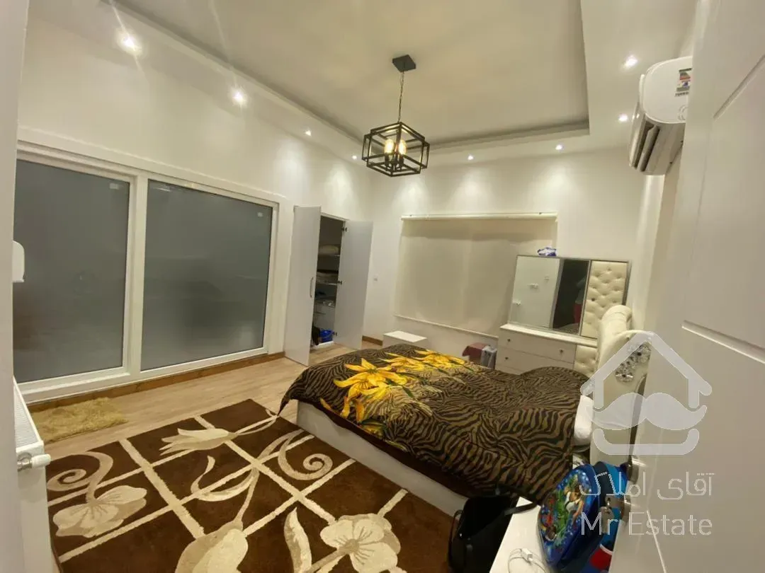 ۴۰۰ متر زمین ۴۵۰ متر بنا