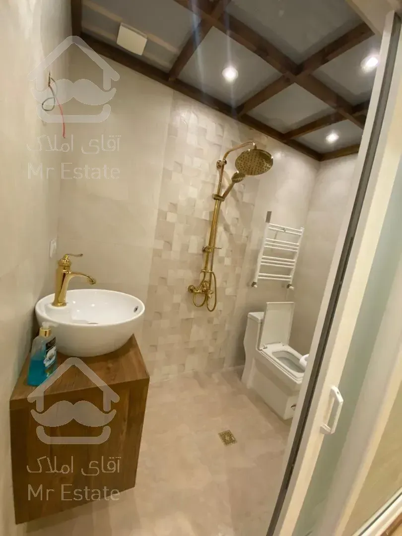 ۴۰۰ متر زمین ۴۵۰ متر بنا