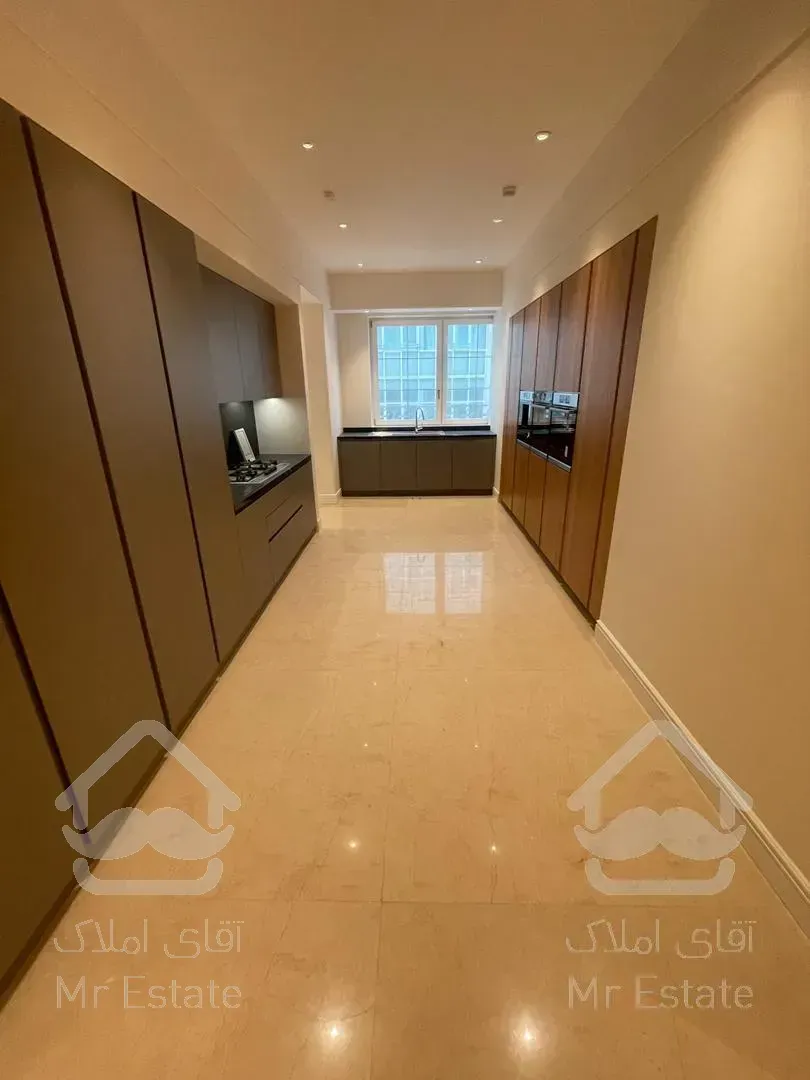 ۲۴۰ متر ۳ خواب نوساز با بهترین متریال دنیا