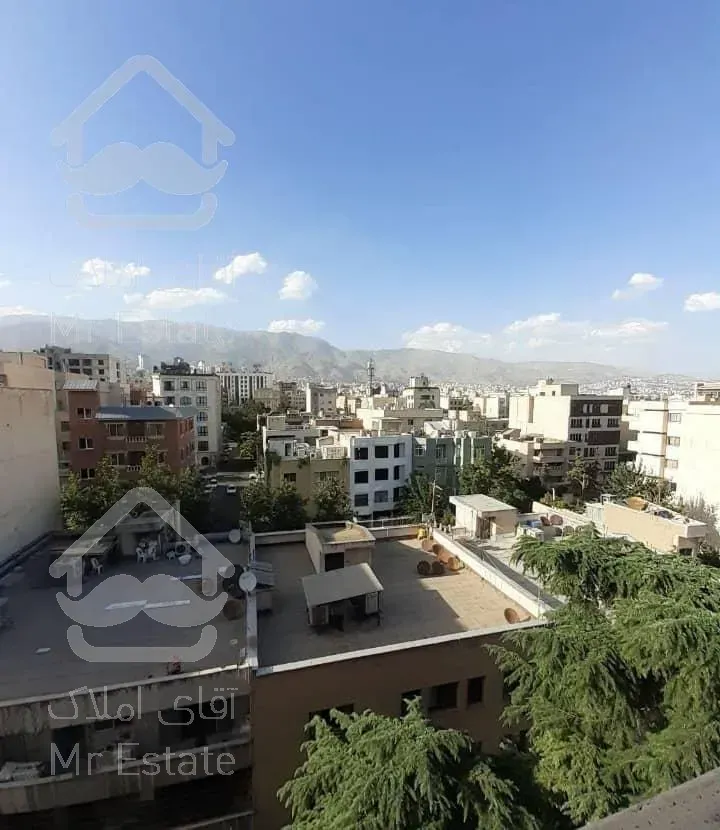 کلنگی بالاتر از میدان ونک ۳۴۰۰ متر