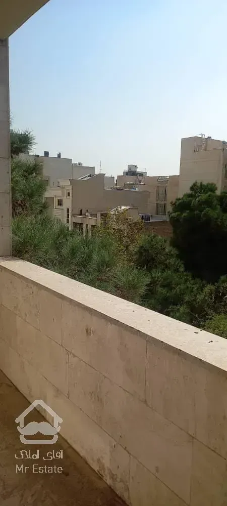 کلنگی بالاتر از میدان ونک ۳۴۰۰ متر