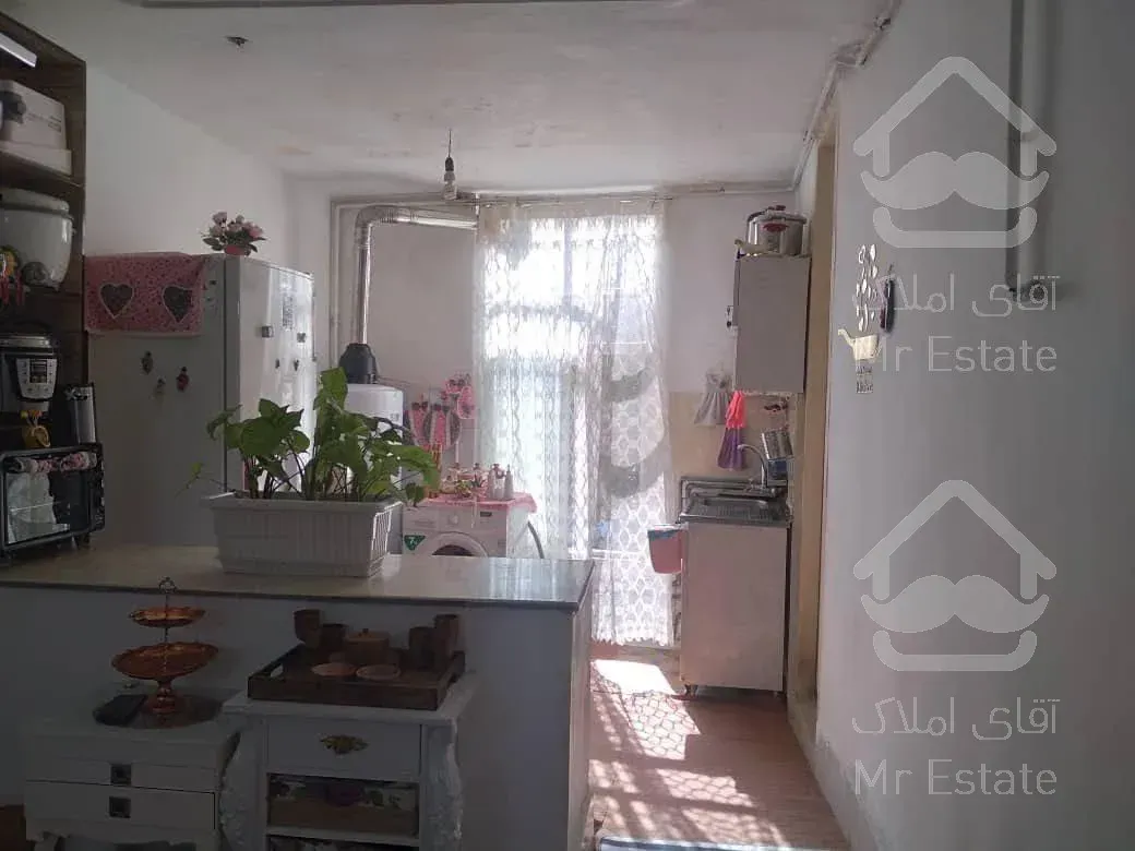 مغازه و خانه . تجاری و مسکونی